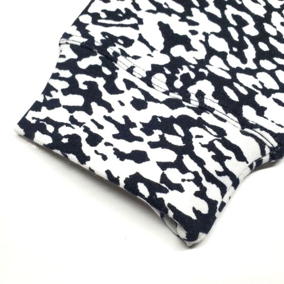 ATHLETA Micro Cheetah Black Balance Printed Pullover in Size S/P - Picture 7 of 7